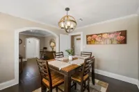 Newly Remodeled 3BR in Town · Cherry Street