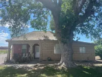 Granny’s House - 100 year old cabin revived as your perfect vacation home.