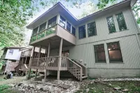 Spacious 3 Bedroom Townhouse newly renovated!