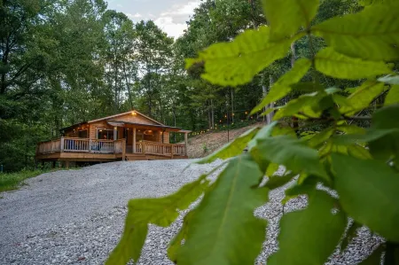 Tranquil Getaway in the Woods ~ Sunset Ridge