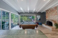 Picturesque Laurel Canyon Home w/Heated Pool/Spa - 3-Star