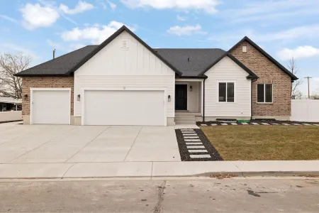 Family Home Orem 4BD w/ Hot Tub