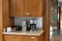 Mountain Oasis! Indoor Hot Tub, Game Room, VIEWS!