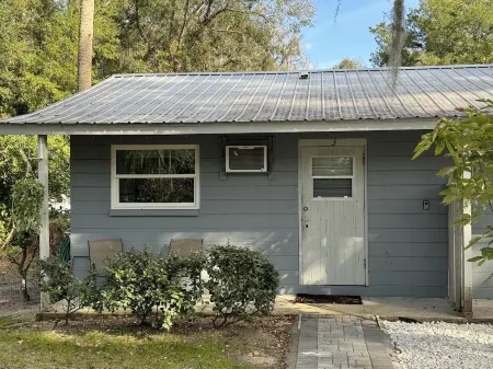 Keels Cottage Old Homosassa Main Street #3 Отели в г. Хомосасса