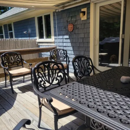 3-bedroom Cape Cod ranch just steps to private beach or Cooks Brook public beach