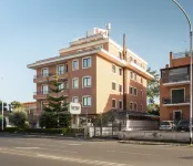 Garner Hotel Rome Aurelia by IHG Hotel dekat Vila Carpegna