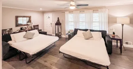 14 Guest Retreat Near ATL W/ Wet Sauna, Backyard and Deck