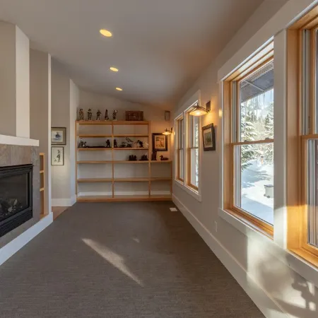 Fantastic Ski Access: Sleeps 10 HotTub GameRoom Huge Kitchen  Perfect for Groups