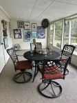 Waterfront,new dock;relax& fun:sleeps six,two full baths. Allow one sm - med dog