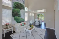 Beautiful vacation home near Disneyland Hotels in Tustin