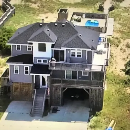 Newly Updated Beautiful 4BR Oceanfront Home with Pool & Hot Tub