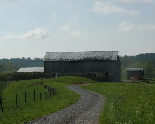 Quaint Country Cottage, Mountain Views, VT/Radford/VA Families Haven! Hoteles en Condado de Pulaski