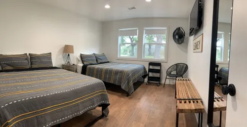 Farmhouse 534 Leakey - Amazing