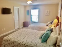 4Br/2Ba Beachview home, delightful ocean view, sandy beaches, 7 beds (sleeps 13)