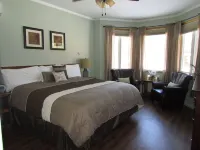 Whiteface Mountain/Wilmington New York~~Hot Tub, Gas Fireplace, Mountain Views!!