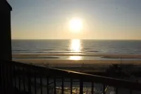 July Partial Weeks! Sea Colony Oceanfront 7th Floor, Sleeps 6, Owner-Listed.