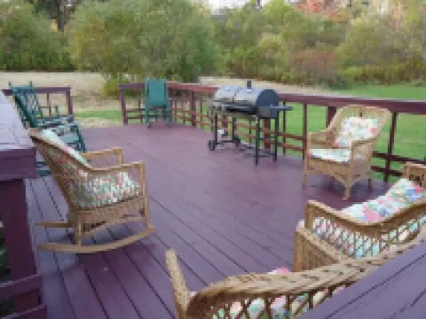 Abigail's Country House. 2 minutes To Skiing. Swimming, Hiking very close by. 亨特酒店