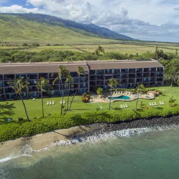 Oceanview, Air Conditioned, Centrally Located Maalaea Banyan Condo