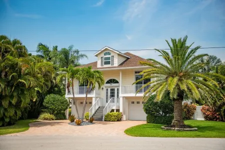 Private Tropical Oasis - Tarpon Point - Pool/Spa, Perfect Island Getaway!