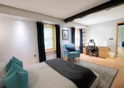Home in the Prime Atlanta location Hotel dekat Publix Super Market at Oglethorpe Crossing