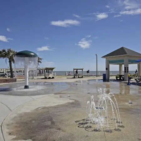 Beachy Getaway–Cozy, Clean & Equipped w/ All Essentials! Relax, Enjoy & Refresh!