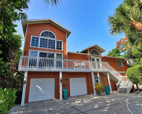 Aah!!! Poppy's Paradise Hotels in Captiva