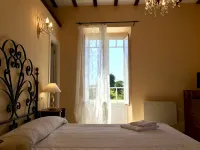 Indiana Colonial Style House Villa Auristela Hotels near El Palacio de Anleo.