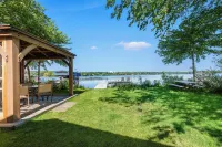 Waterfront w/ Private Pier! Excellent Fishing Year Round! Sunsets & Swimming Hotels in Lake Ripley