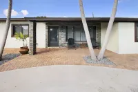 8 Mins to Beach Front Promenade-Pool-King Bed-BBQ-Games