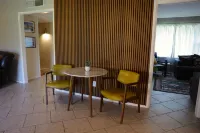 Spacious Mid-Century Modern 3BR 2BT