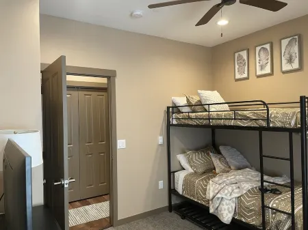 PERFECT 2 bedroom, 1 bath Condo