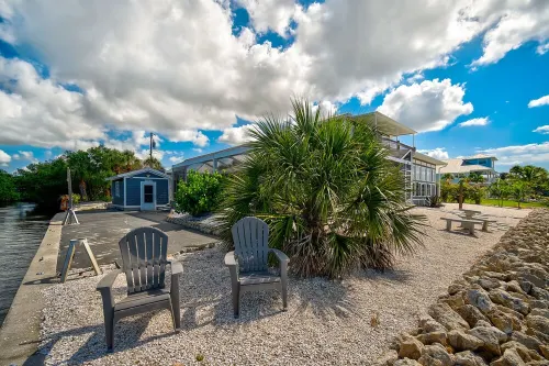 Breathtaking 250' Bayfront home w/ private pool