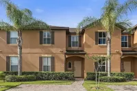 Resort Style  4bedroom Townhome Near Disney With LazyRiver and Heated Pool