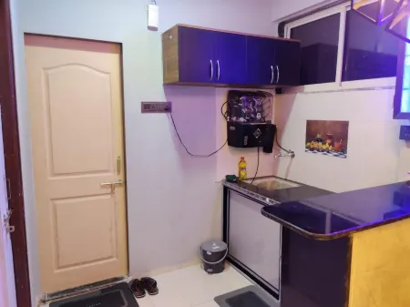 Prion Pods Отели в г. Марвад