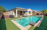 Spacious 4-bedroom house with Pool, WiFi and AC in brilliant Buckeye