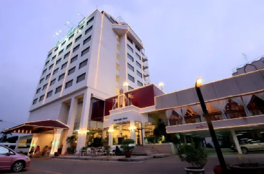 路易斯酒館-曼谷 鄰近LAK SI的酒店