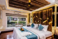 Upper Deck Houseboats Hotels near Mullakkal Rajarajeswari Temple