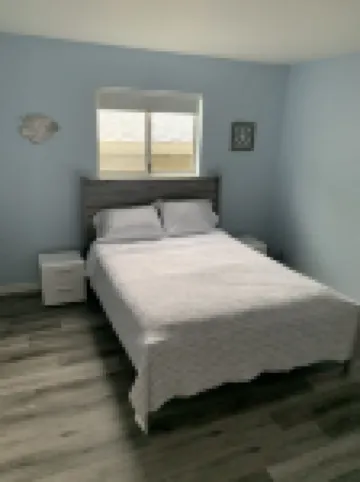 Stunning marina & Lake Michigan views, walking distance to downtown! Các khách sạn ở Manitowoc