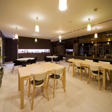 Holiday House Green Garden