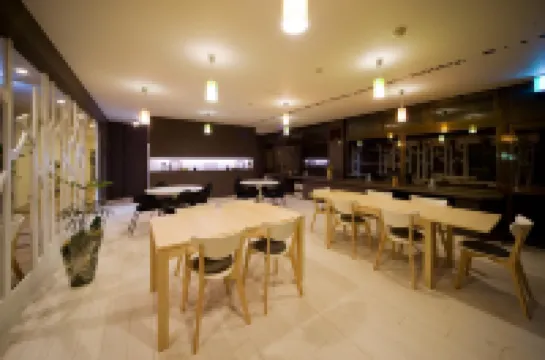 Holiday House Green Garden