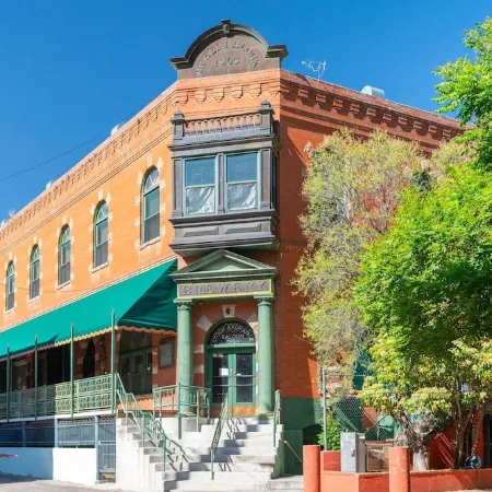 Casa de Oro – Luxe Comfort in the BEST Location of Old Bisbee w/Views galore!