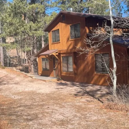 3-bedroom cabin Sleeps 8 Close to ATV Trails with WiFi