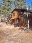 3-bedroom cabin Sleeps 8 Close to ATV Trails with WiFi