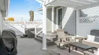 Wayside Getaway with cozy patio & private hot tub!