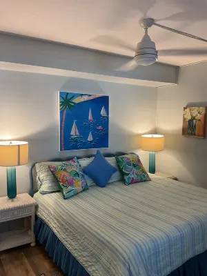 Incredible Waterfront View, Pool, Wildlife, Snook Inn Steps Away, Fishing, Docks