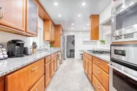 Luxury Modern Retreat! Close to Disney!