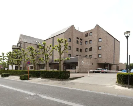 ホテル コーセンドンク フィアネ トゥルンホウトのホテル