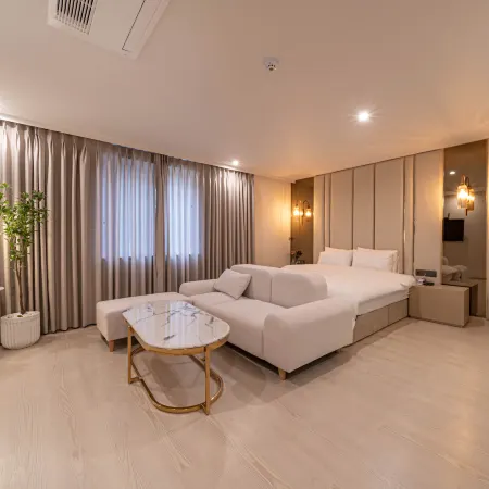 Gimhae Jangyu Vibe Hotel