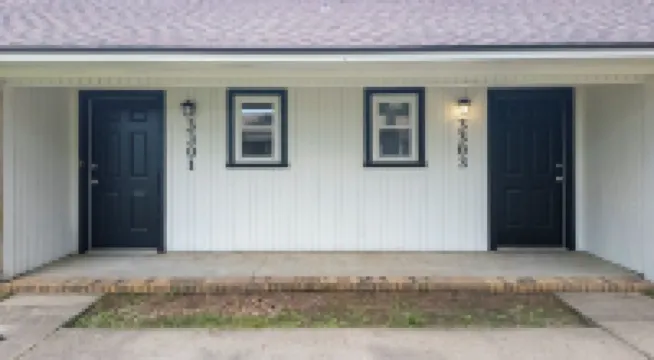 2-bedroom apartment in cool Fort Smith with AC