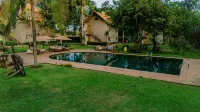 Weruweru River Lodge - Pools